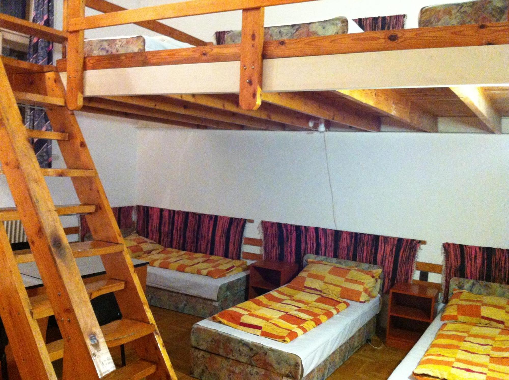 Season Hostel 2 Βουδαπέστη Εξωτερικό φωτογραφία