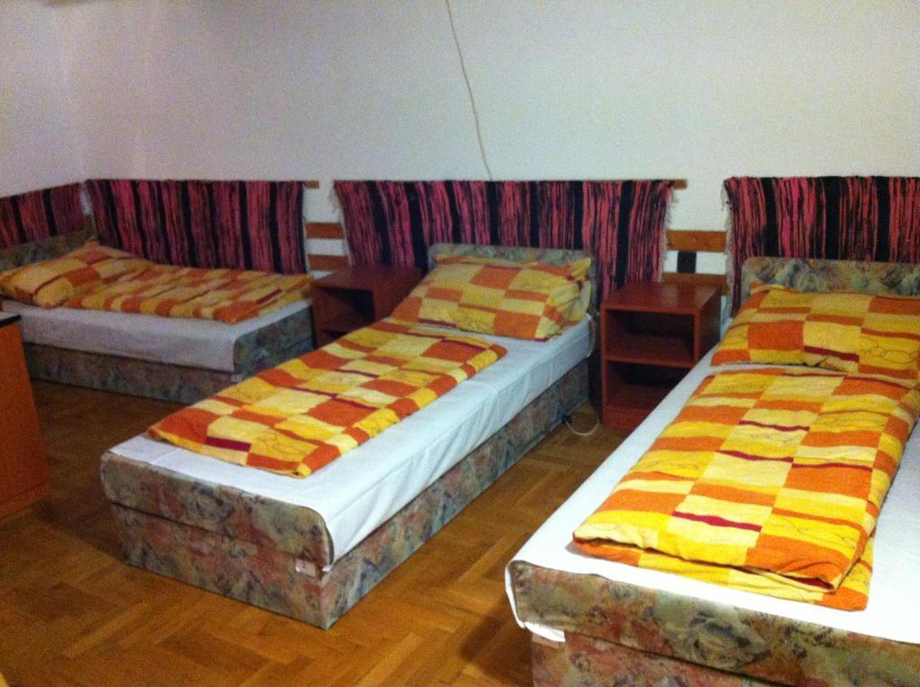 Season Hostel 2 Βουδαπέστη Δωμάτιο φωτογραφία