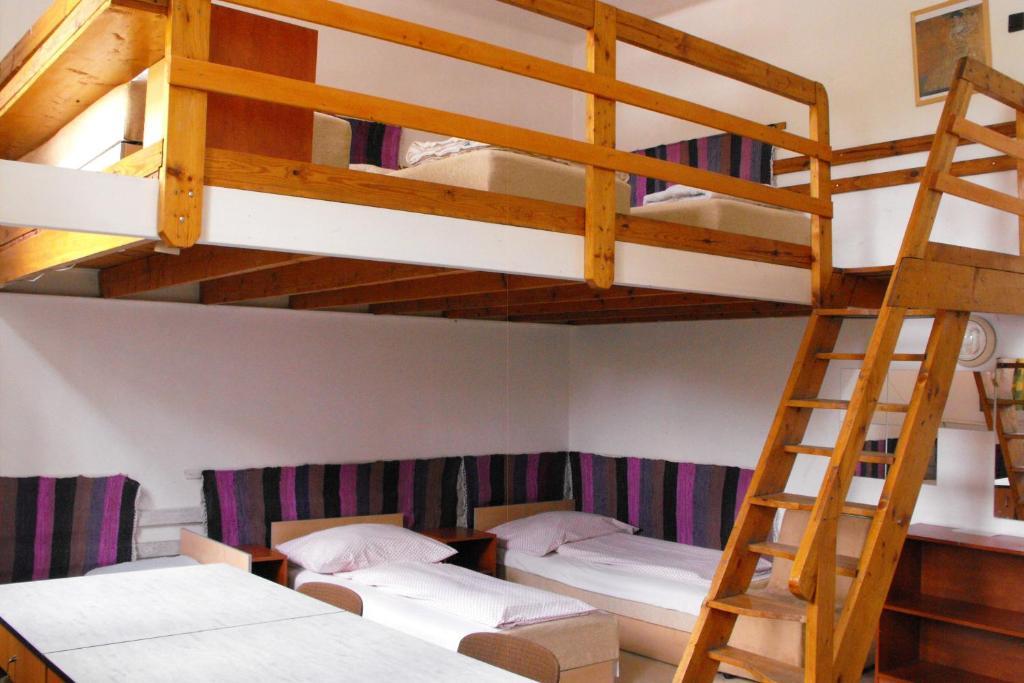 Season Hostel 2 Βουδαπέστη Δωμάτιο φωτογραφία